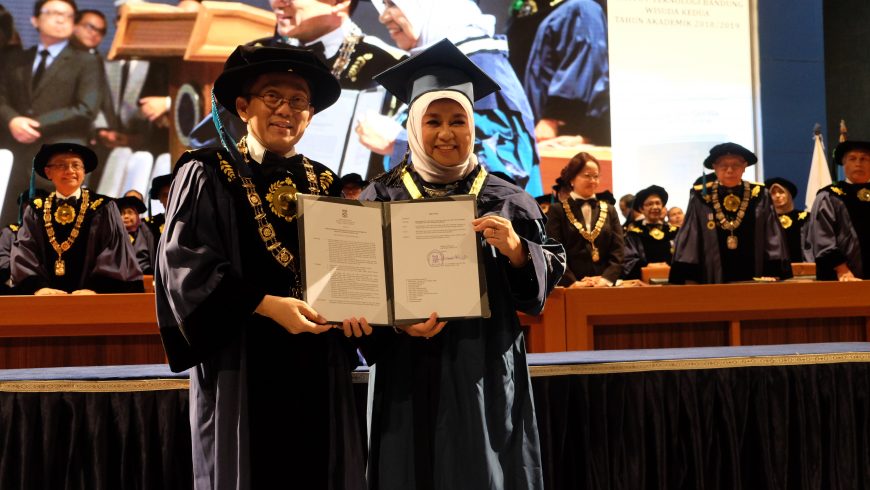 ITB Beri Anugerah Doktor Honoris Causa kepada Nurhayati Subakat